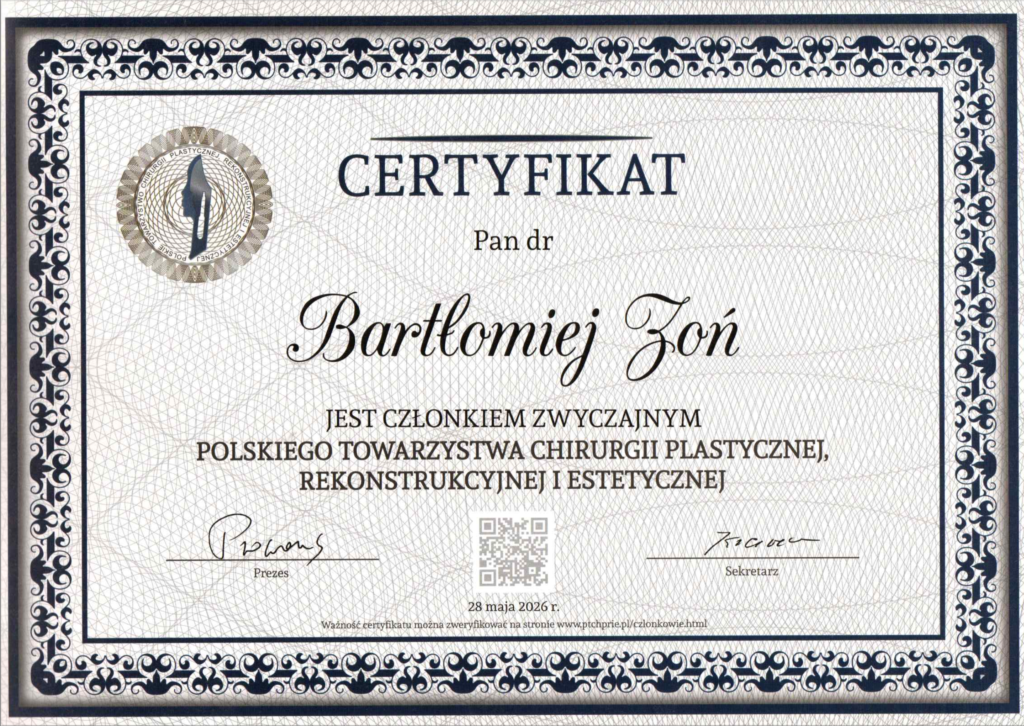 Dr Bartłomiej Zoń członek Polskiego Towarzystwa Chirurgii Plastycznej Rekonstrukcyjnej i Estetycznej